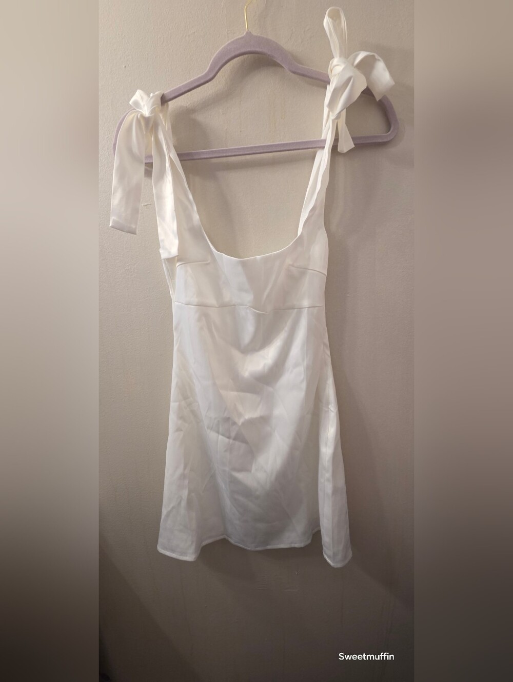 Beginning boutique White Tie-Shoulder Satin Tank with Tote NWT
